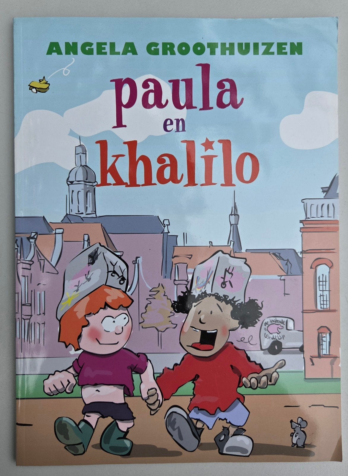 Paula en Khalilo - Angela Groothuizen (Kinderboek), Ophalen of Verzenden, Zo goed als nieuw, Angela Groothuizen, Fictie algemeen