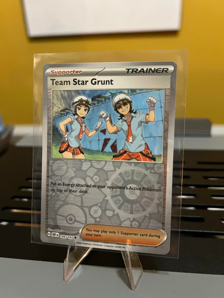 Pokémon TCG: Team Star Grunt Trainer Kaart 195/197 Reverse H, Ophalen of Verzenden, Zo goed als nieuw, Losse kaart