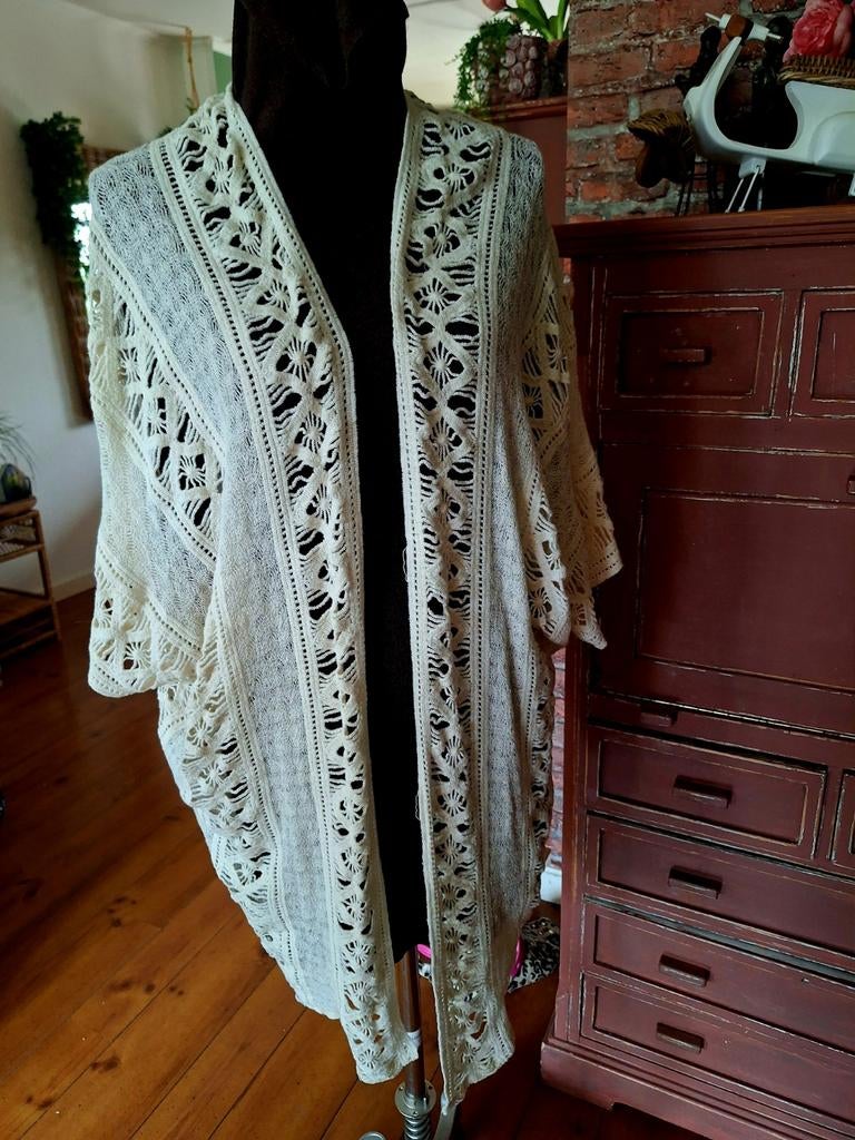 Vest one size m l xl xxl  creme, Kleding | Dames, Truien en Vesten, Ophalen of Verzenden, Zo goed als nieuw, Maat 46/48 (XL) of groter