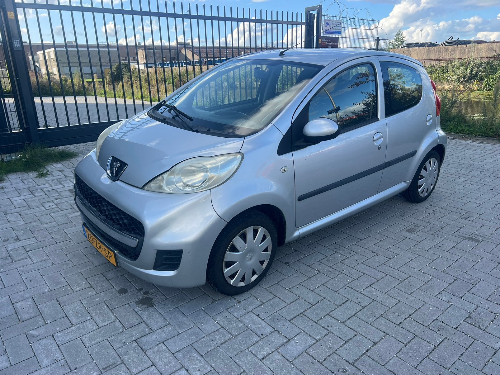 Peugeot 107 1.0 12V 5 Deurs met nieuwe apk, Auto's, Voorwielaandrijving, 4 stoelen, 68 pk, Origineel Nederlands
