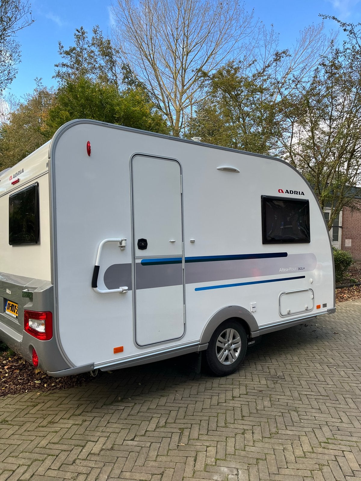 Adria 362lh 4four, 2-persoons caravan met mover en luifel, Caravans en Kamperen, Caravans, 2 aparte bedden, Tot en met 3, Particulier
