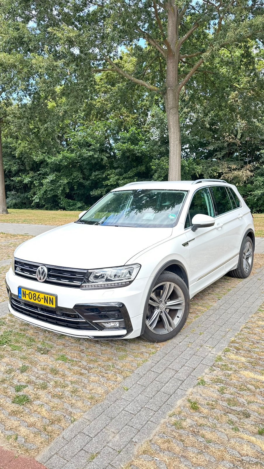 Volkswagen Tiguan Sound R-Line 1.4 TSI DSG Automaat | Wit, Auto's, Stof, Wit, Grijs, Particulier