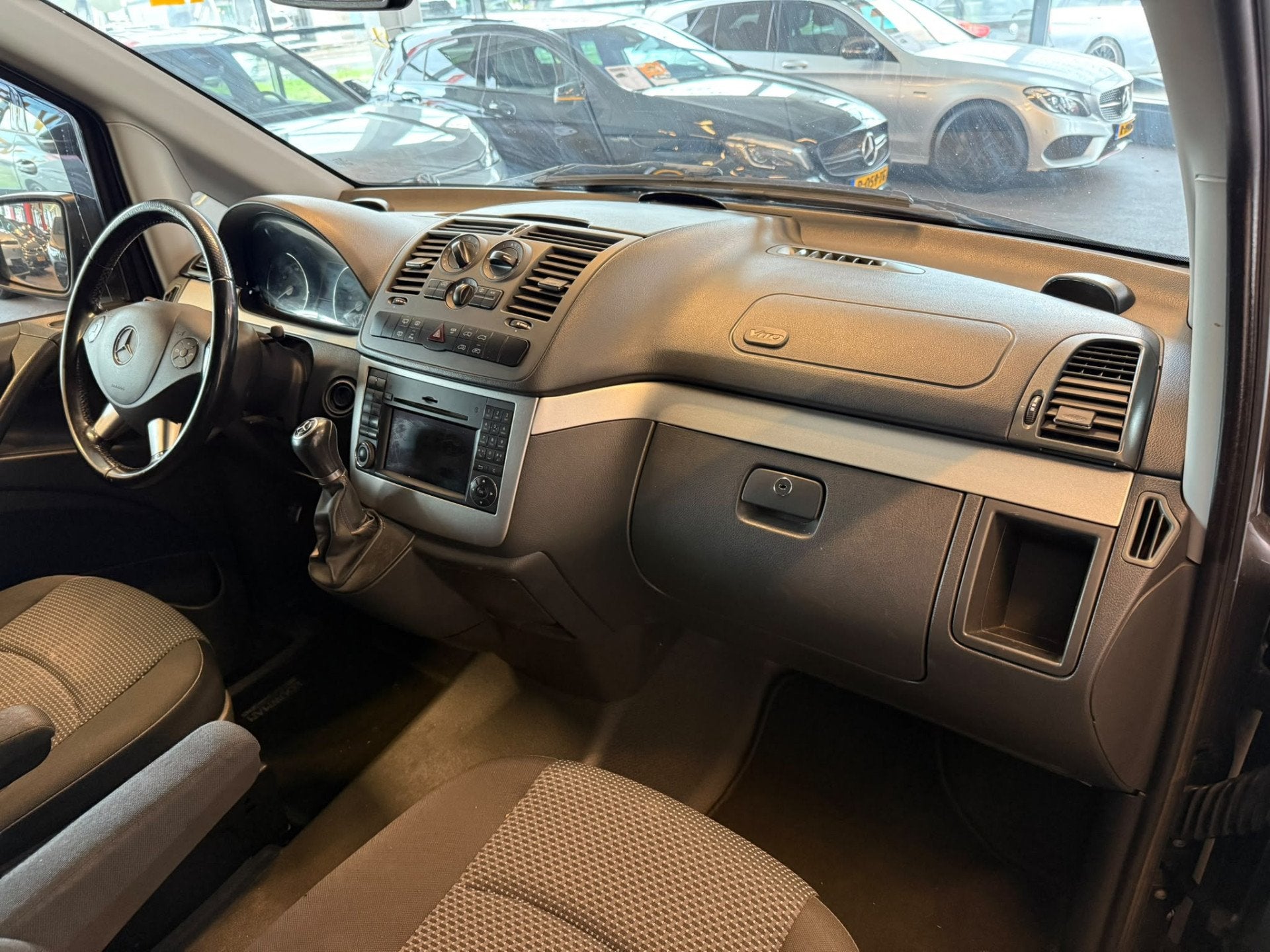 Mercedes-Benz Vito 113 CDI 320 Lang Dubbel Cabine Luxe Autom, Auto's, Euro 5, Gebruikt, Zwart, 4 cilinders