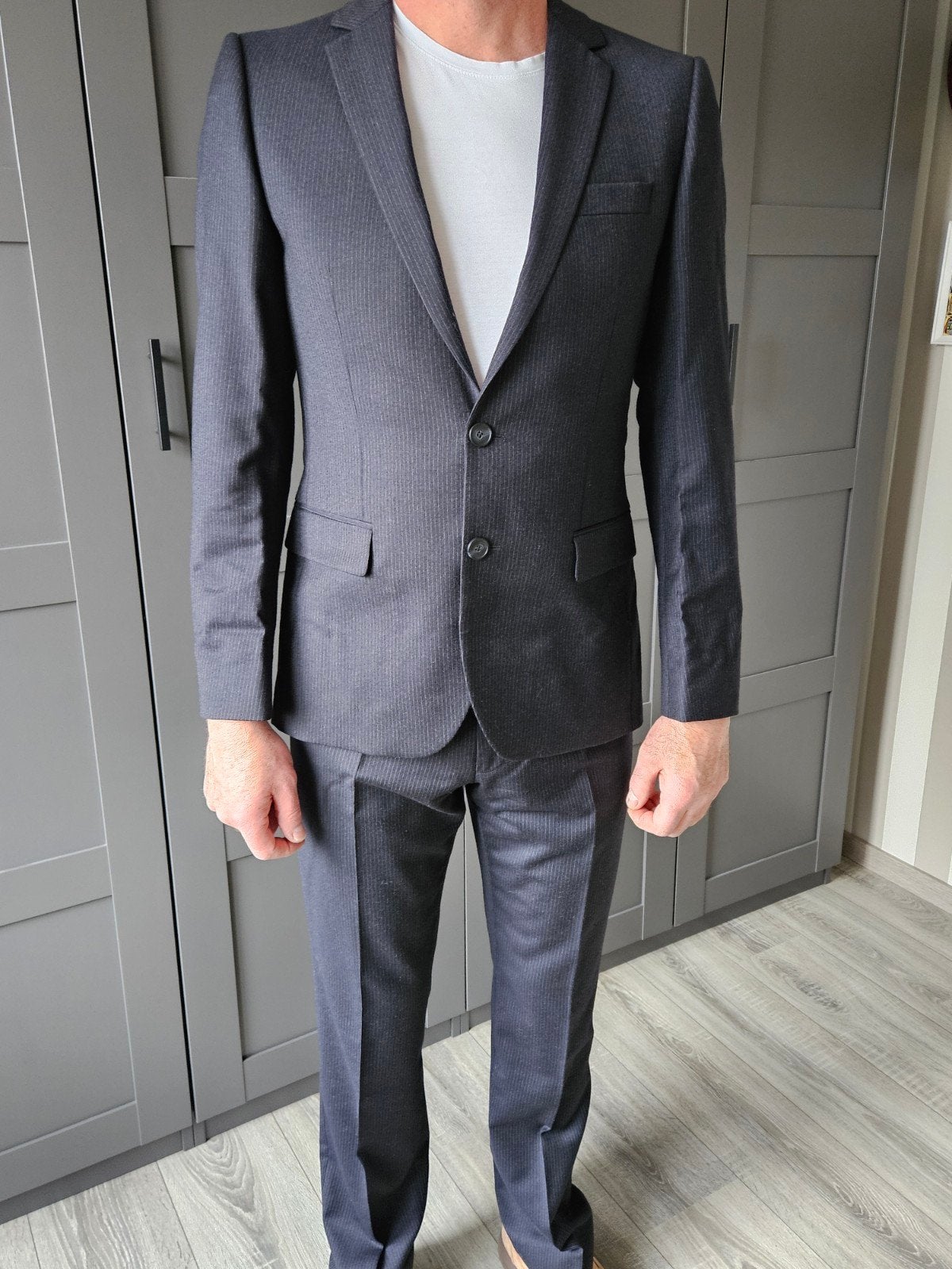 Boss kostuum heel donker blauw met witte krijtstreep riem, Kleding | Heren, Kostuums en Colberts, Ophalen of Verzenden, Zo goed als nieuw