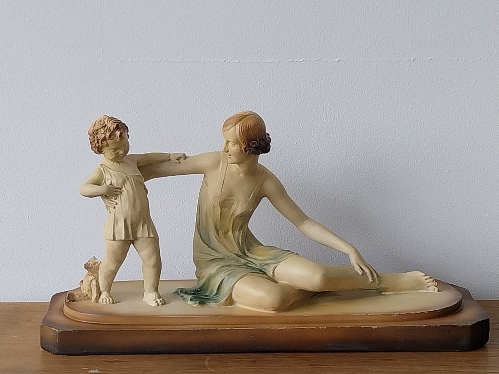 Frans Art Deco gesigneerd beeld moeder kind 50 cm jaren 30, Groep mensen, Art deco, Gips, Europa