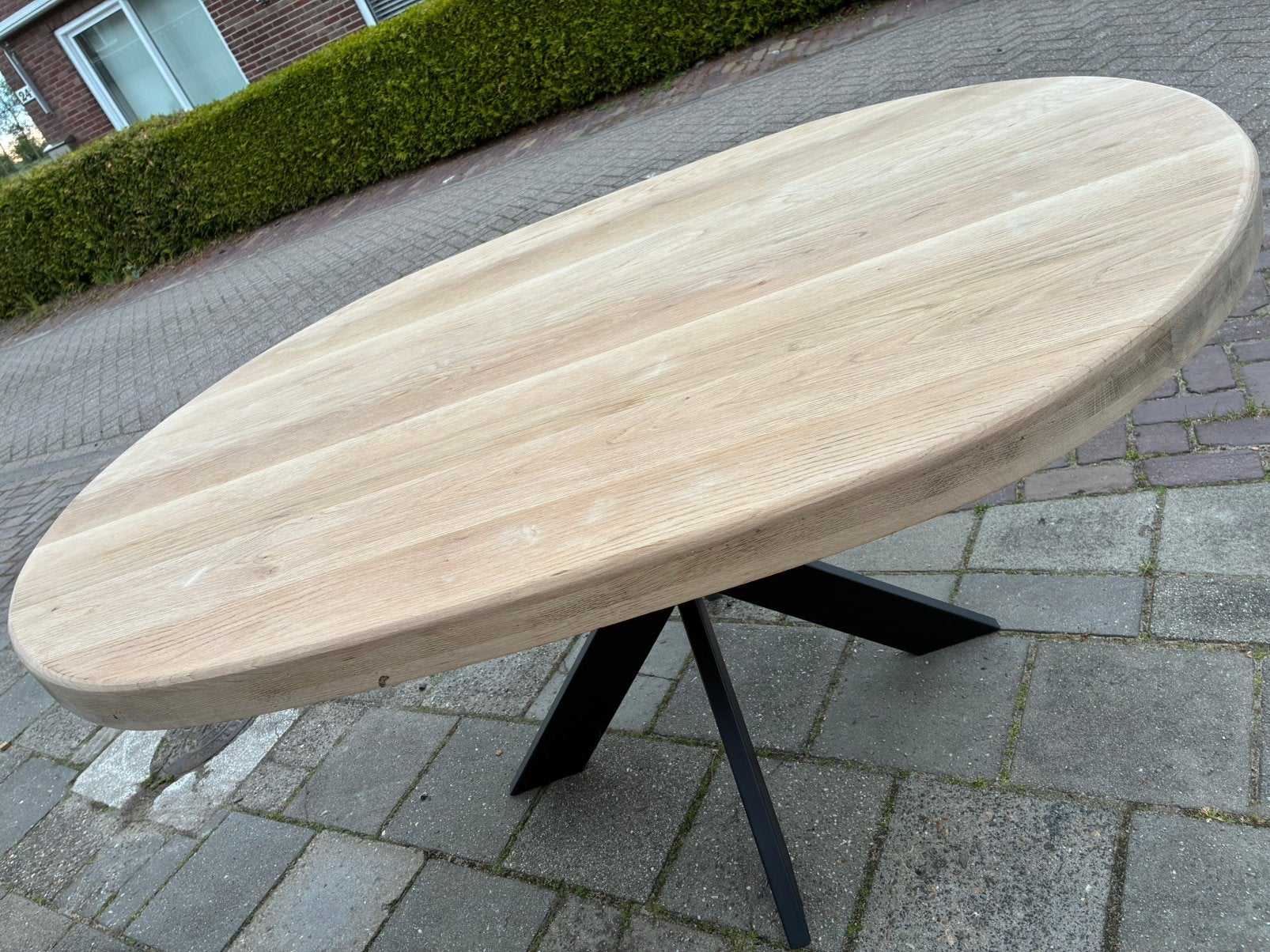 Ovale eettafel, Ophalen, 100 tot 150 cm, Zo goed als nieuw, 150 tot 200 cm