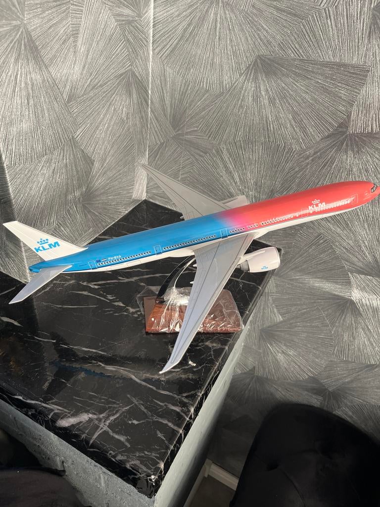 Boeing 777 KLM Oranje Pride Special Livery Model, Verzamelen, Ophalen, Zo goed als nieuw