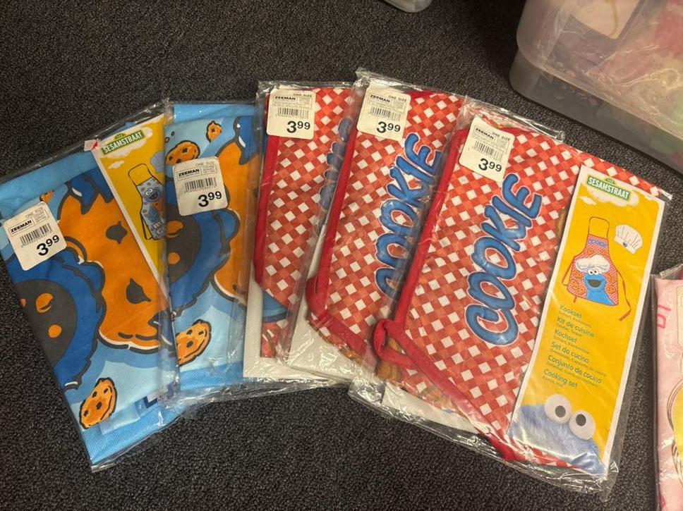 5x Sesamstraat Koekiemonster Kookset (Schort & Muts) Nieuw, Hobby en Vrije tijd, Ophalen of Verzenden, Nieuw