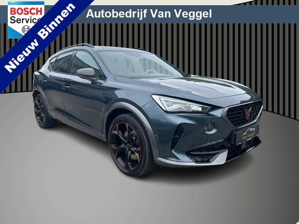 CUPRA Formentor 1.4 e-Hybrid VZ Performance 245pk, panorama,, Zwart, 4 cilinders, Formentor, Blauw