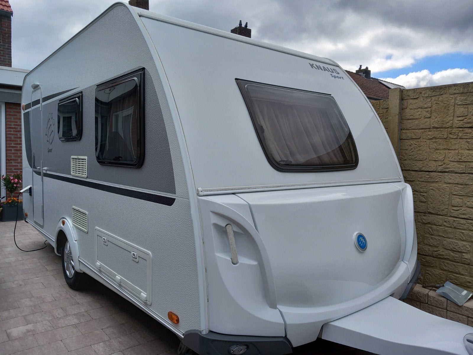 Knaus Sport 420 QD - Compacte caravan met voortent en mover!, Caravans en Kamperen, Caravans, Treinzit, 750 - 1000 kg, Particulier