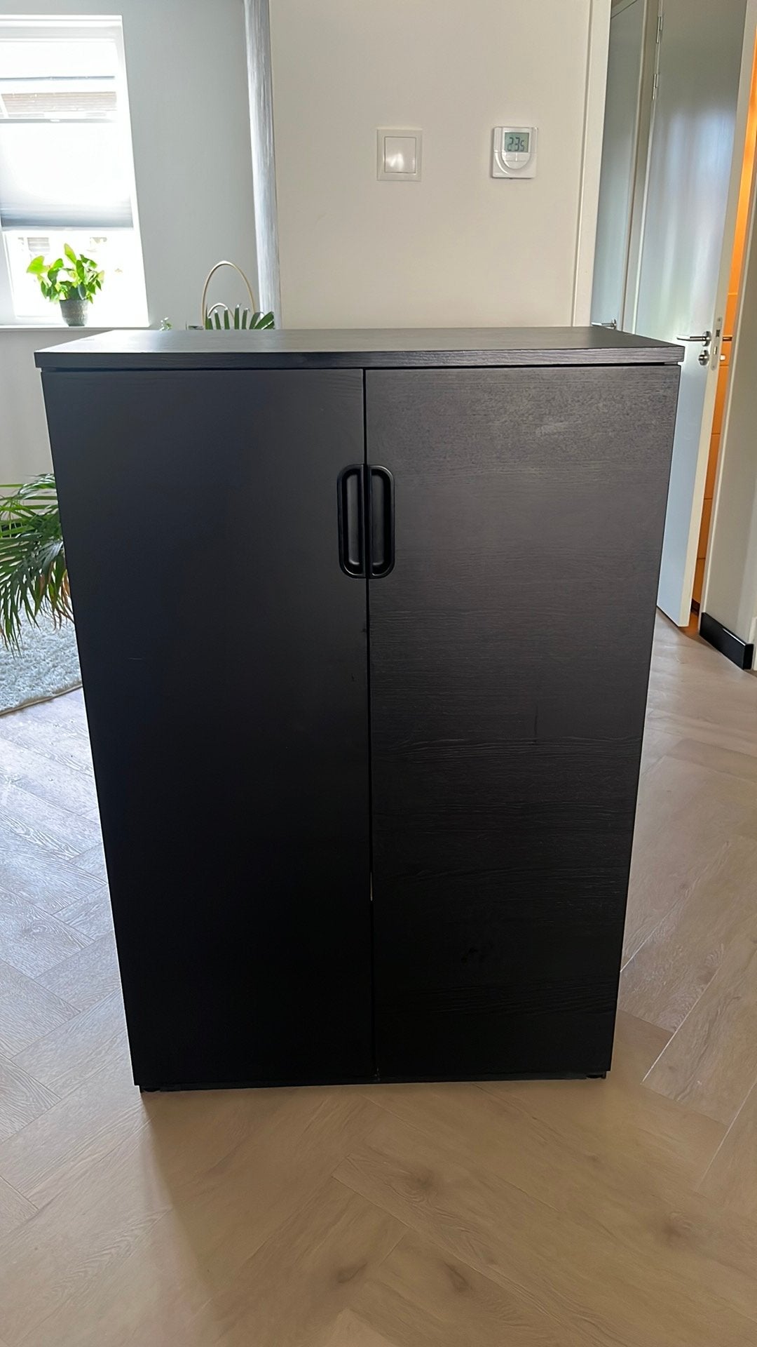 Zwarte kast met planken ikea, Ophalen, Zo goed als nieuw, 25 tot 50 cm, 50 tot 100 cm