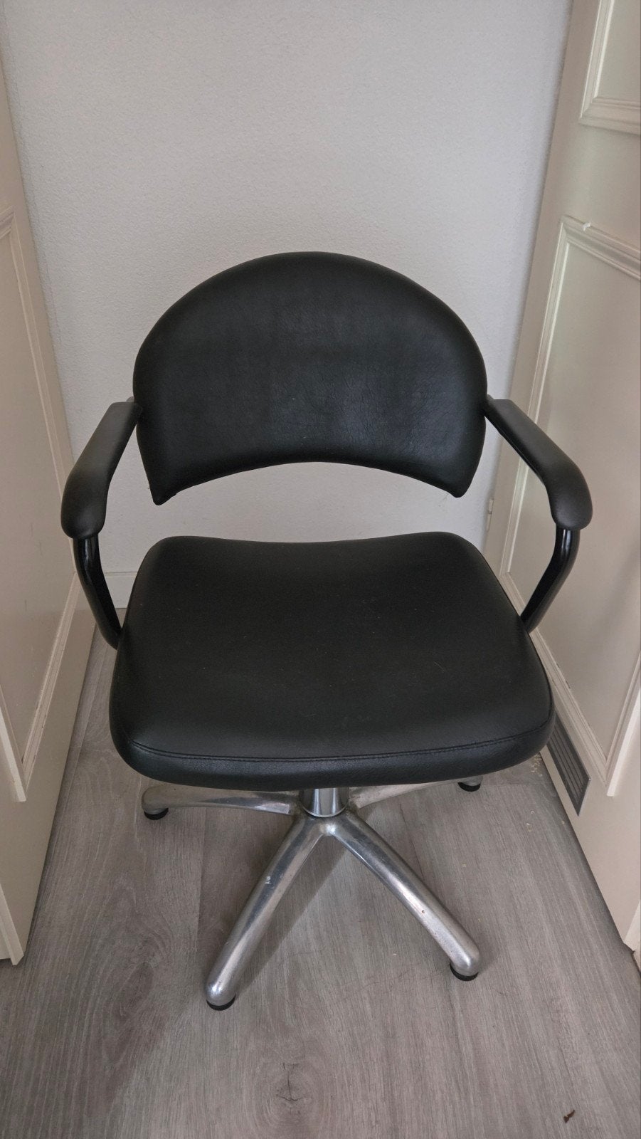 Kappersstoel met pomp en losse voetensteun, Huis en Inrichting, Stoelen, Ophalen