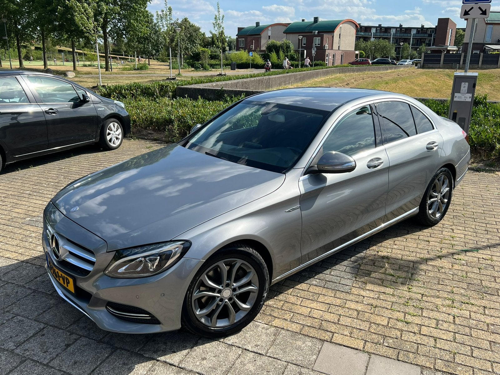 Mercedes-Benz C-Klasse C200 benzine automaat, Auto's, 1800 kg, 4 cilinders, 1365 kg, 75 €/maand