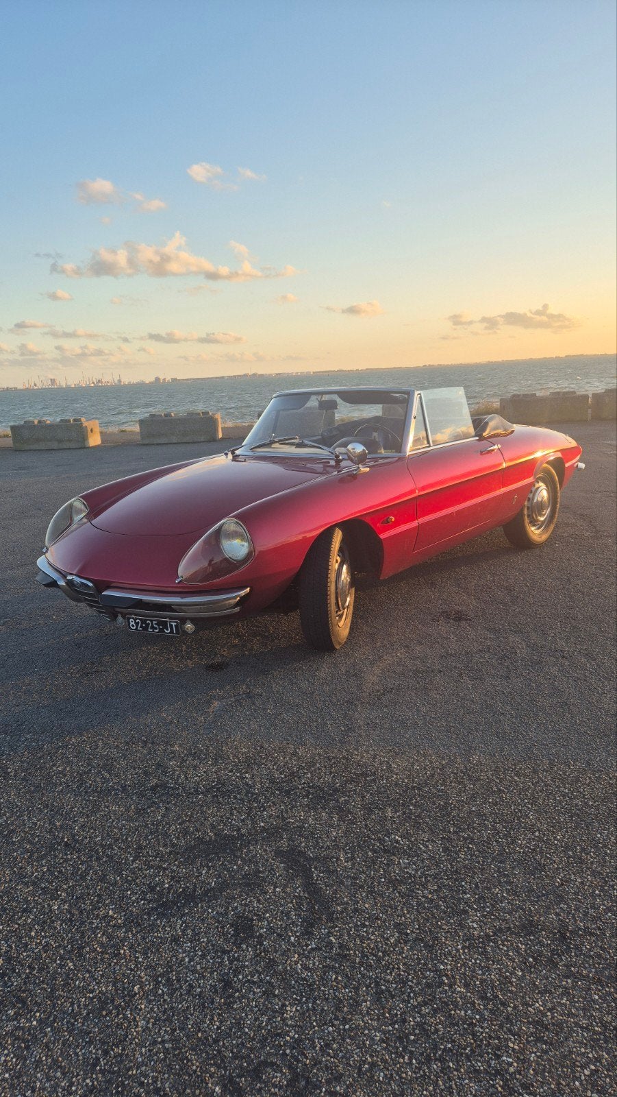 alfa romeo duetto, Achterwielaandrijving, Zwart, 4 cilinders, Cabriolet