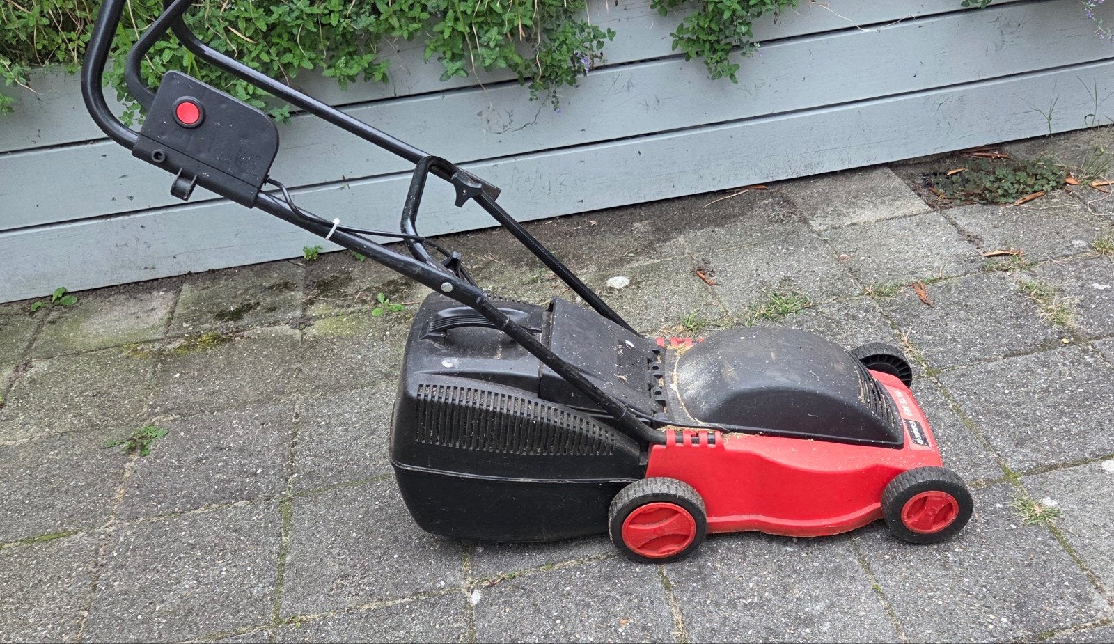 Gamma grasmaaier, Ophalen, Gebruikt, Elektrische grasmaaier, Opvangbak