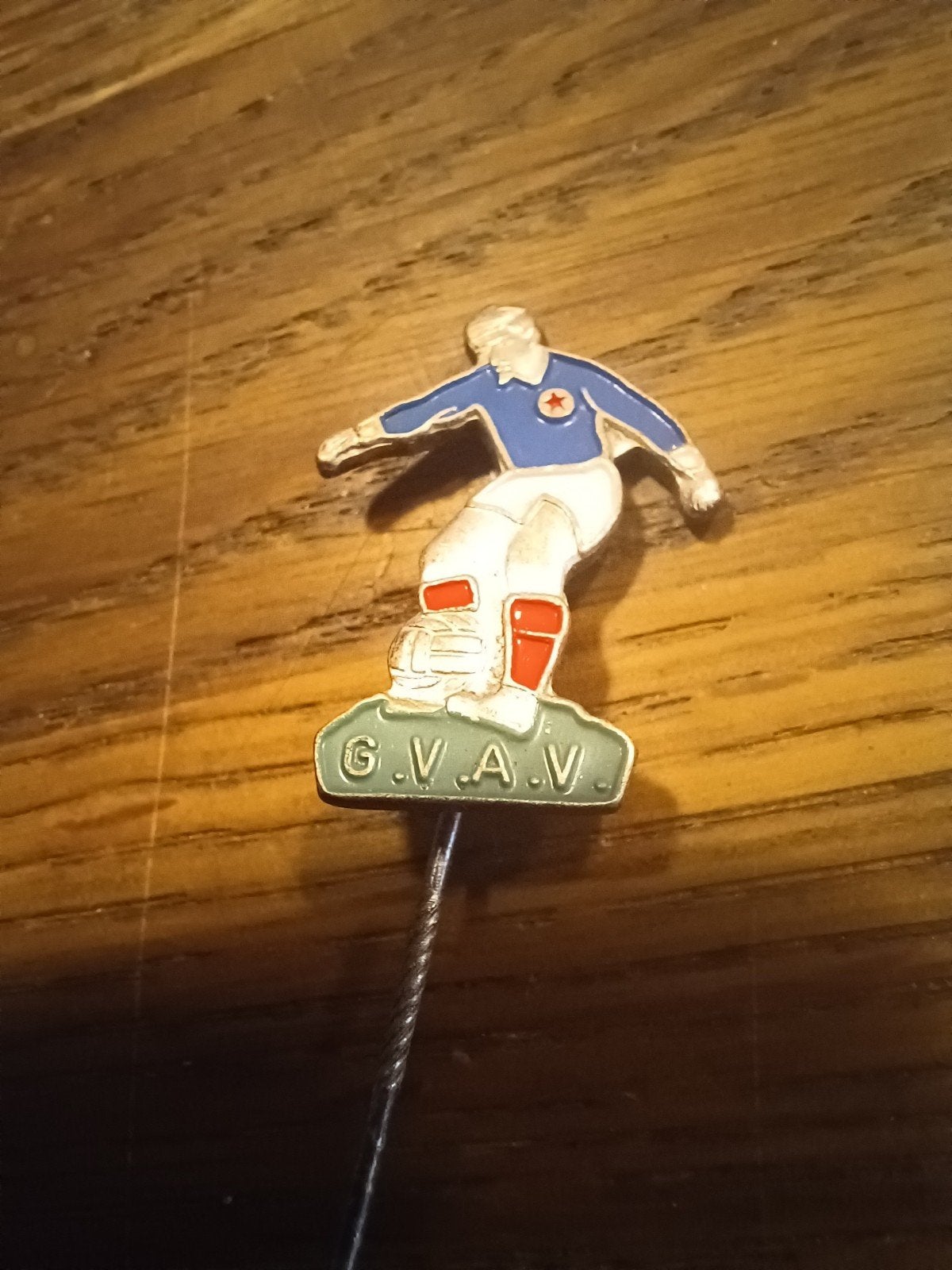 Speldje GVAV (voetballer sport voetbal Groningen), Verzamelen, Speldjes, Pins en Buttons, Ophalen, Gebruikt, Sport, Speldje of Pin
