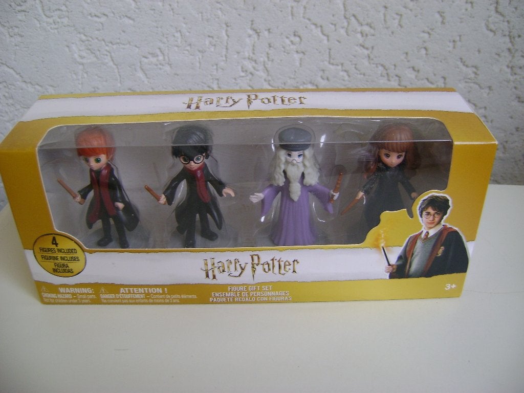 nieuw in doos 4 harry potter figuren op voet 7/8 cm groot 3+, Ophalen of Verzenden, Nieuw, Actiefiguurtje