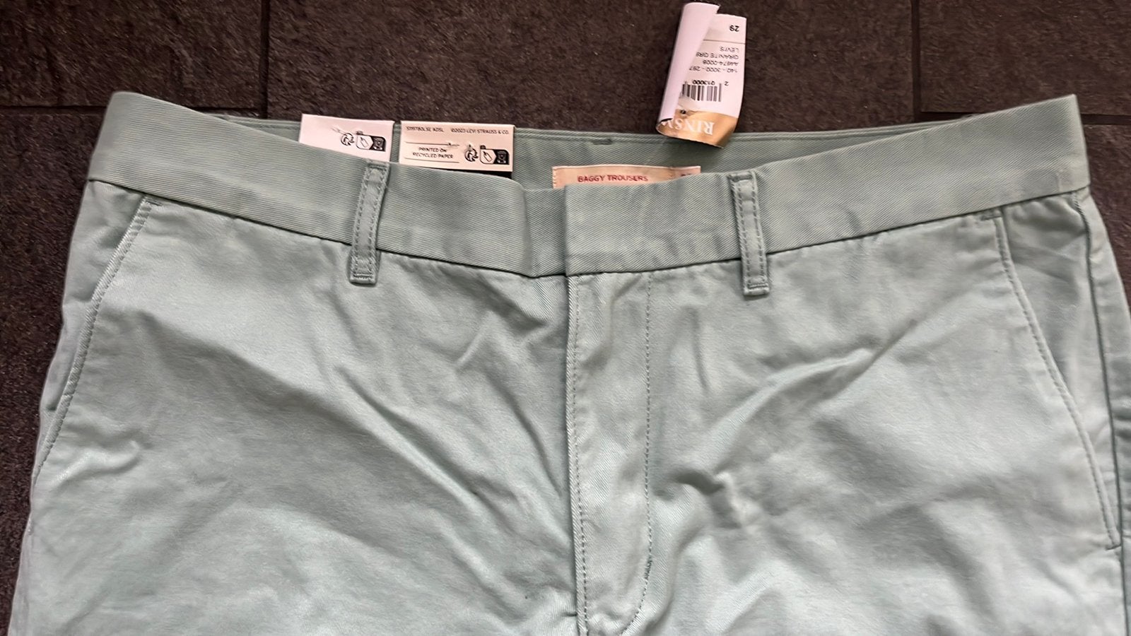Levi’s pantalon, Maat 38/40 (M), Nieuw, Ophalen of Verzenden, Lang