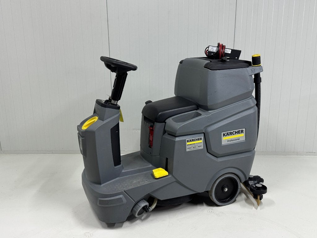 KARCHER ZITSCROB-/ZUIGMACHINE BD 50/70 R Classic, Ophalen of Verzenden, Zo goed als nieuw, Schrobmachine