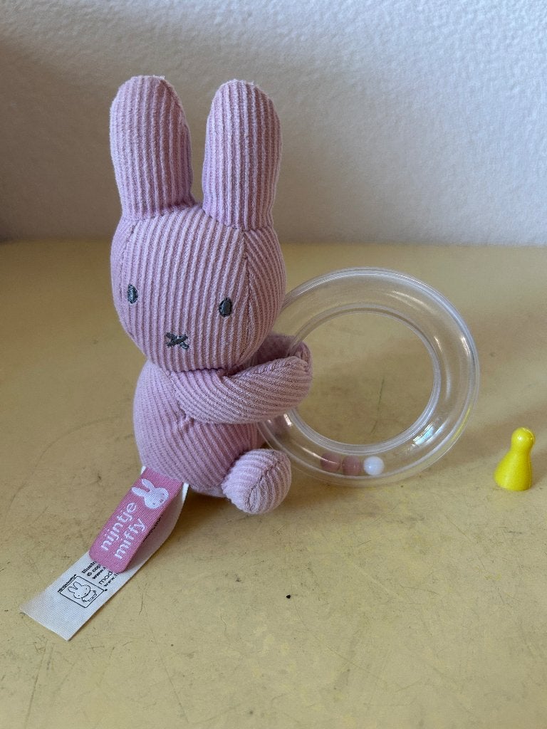 Nijntje Ringrammelaar Roze Ribstof (Miffy Corduroy), Ophalen of Verzenden, Zo goed als nieuw, Rammelaar