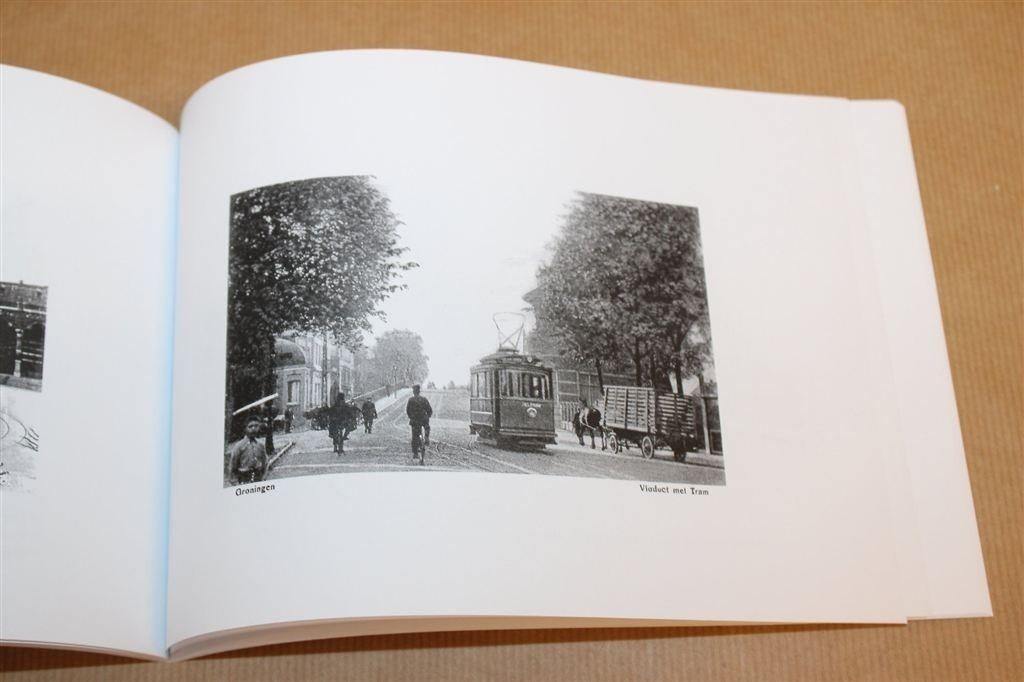 Tram Groningen 1880-1949 — Kees van der Hoef — Oude Foto's, Ophalen of Verzenden, Zo goed als nieuw