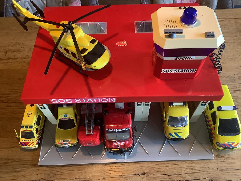 Prachtige SOS station garage Brandweer / Ambulance.., Ophalen of Verzenden, Zo goed als nieuw