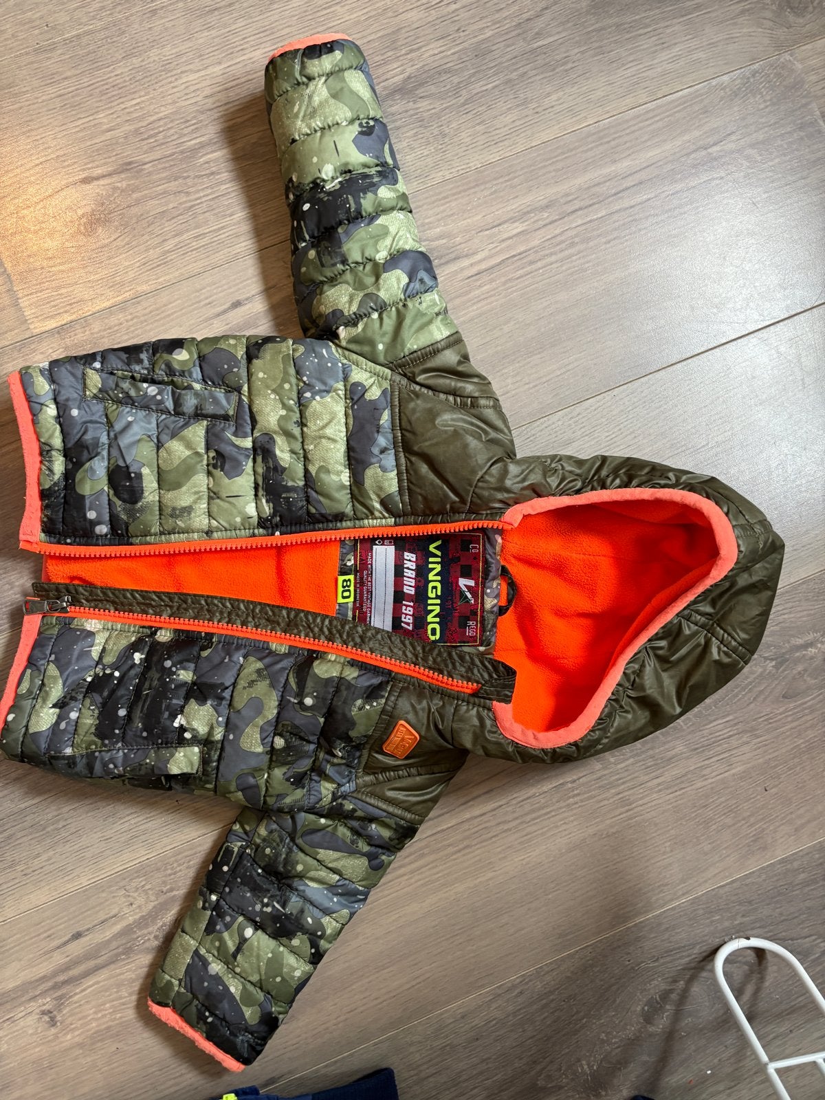Vingino winterjas camouflage met oranje voering, Ophalen of Verzenden, Gebruikt, Jongetje, Jasje