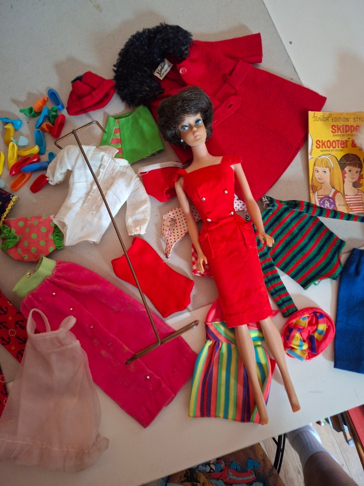 vintage barbie pop mattel doll met spulletjes, Verzamelen, Verzenden, Fashion Doll