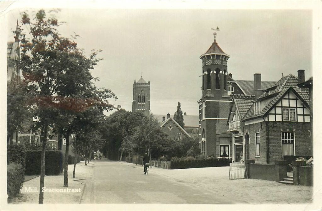 701-352-045 Mill Stationsstraat, Verzamelen, Ansichtkaarten | Nederland, Verzenden, Voor 1920, Noord-Brabant