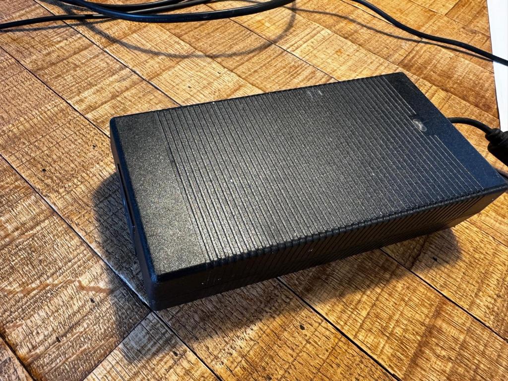 Oplader Elektrische Fiets met XLR 3-polige plug, Ophalen, Gebruikt