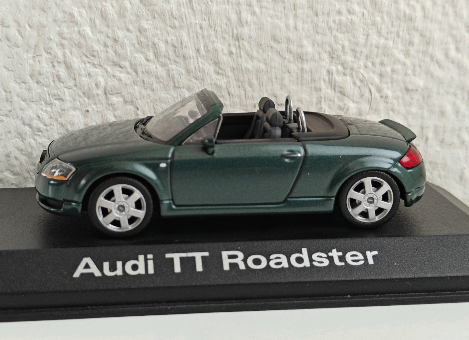 Minichamps Audi TT Roadster MK1 1:43 donkergroen, Ophalen of Verzenden, Zo goed als nieuw, Auto, MiniChamps