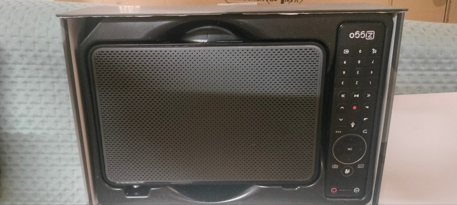 Ziggo Mediabox Next met afstandsbediening en adapter, Ophalen of Verzenden, Gebruikt, Decoder