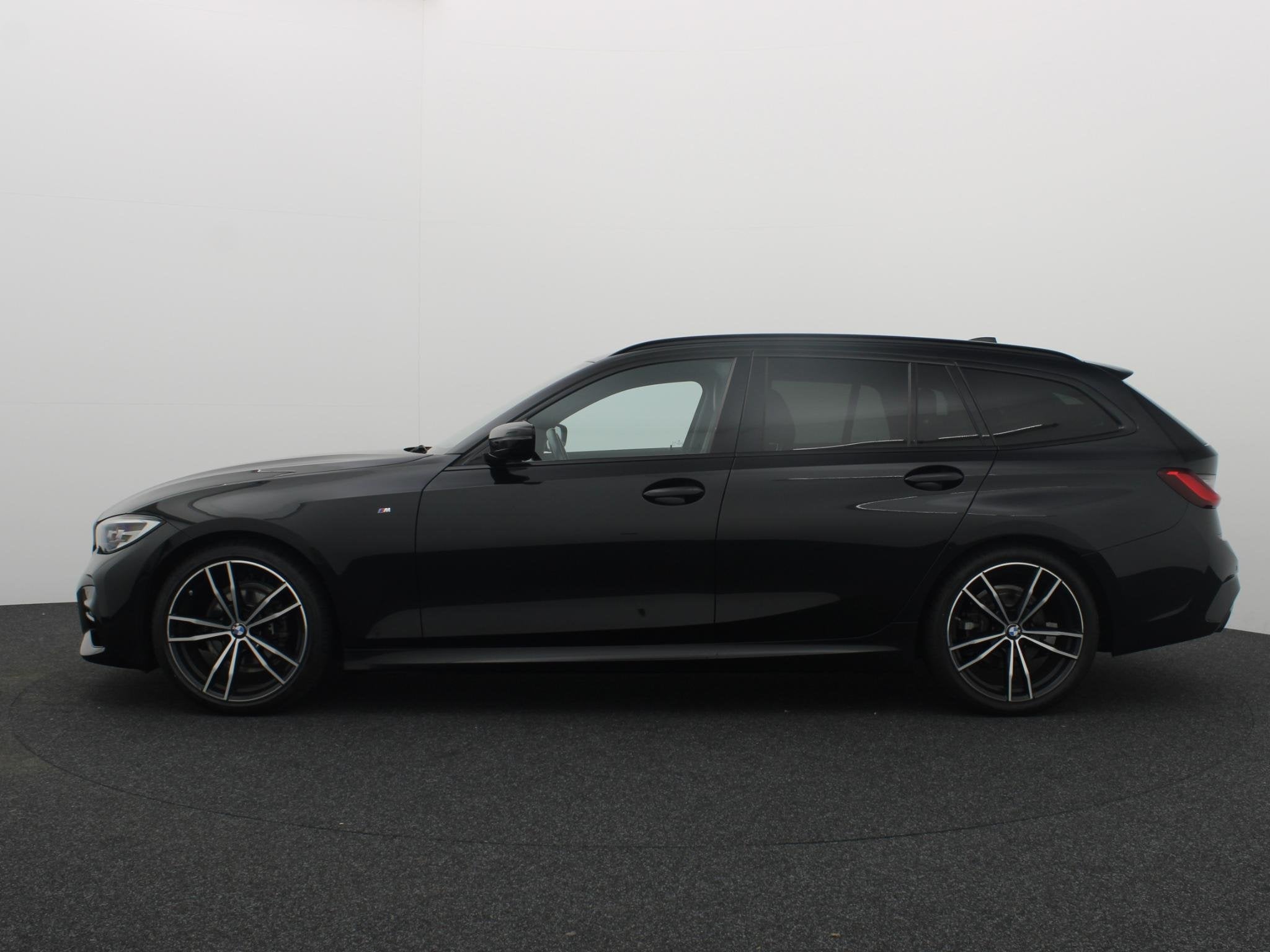 BMW 3-serie Touring 318i Executive Edition M-SPORT / BLACK O, Auto's, Automaat, 1998 cc, Achterwielaandrijving, Gebruikt