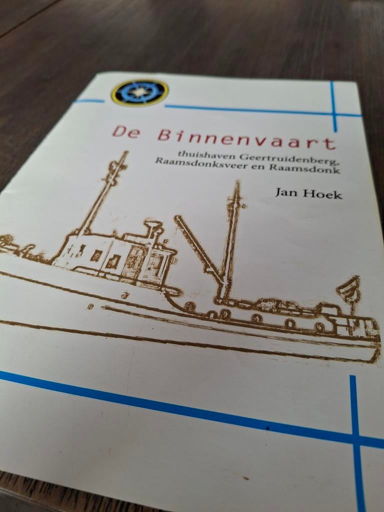 De Binnenvaart & Geertruidenberg onder vuur - Jan Hoek, Boeken, Ophalen of Verzenden, 20e eeuw of later, Zo goed als nieuw, Jan Hoek