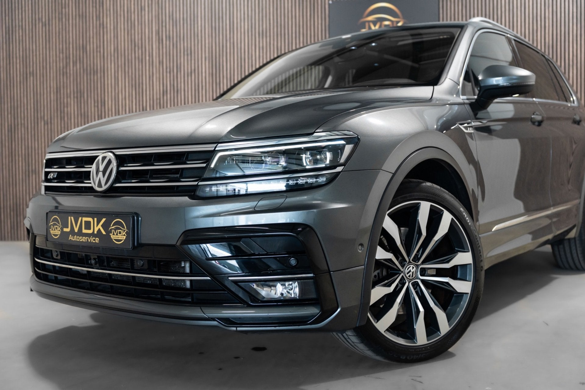 Volkswagen Tiguan 2.0 TSI 4Motion Highline DSG Pano 360 Came, Stof, Gebruikt, 4 cilinders, 1984 cc