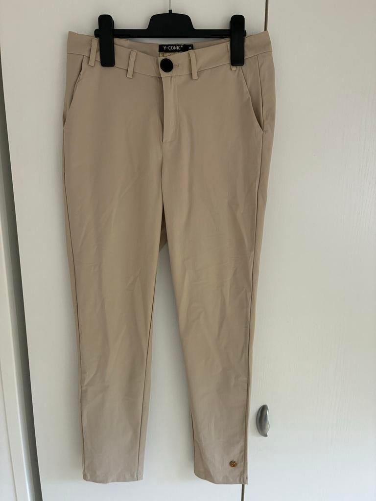 Mooie travelstof beige broek van Y-Conic,  M, als nieuw, Maat 38/40 (M), Kort, Beige, Ophalen of Verzenden