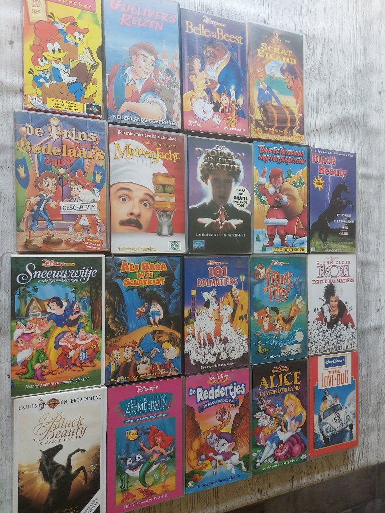 17x VHS video banden oa Walt Disney, Alle leeftijden, Ophalen, Gebruikt