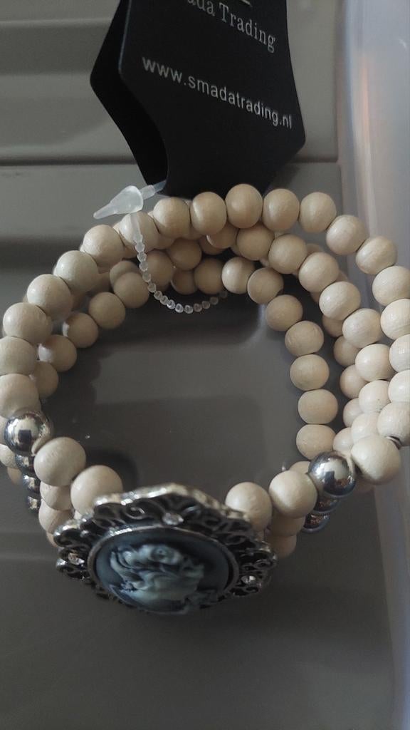 Elegante rekbare camee armband met houten kralen, Beige, Nieuw, Ophalen of Verzenden, Hout