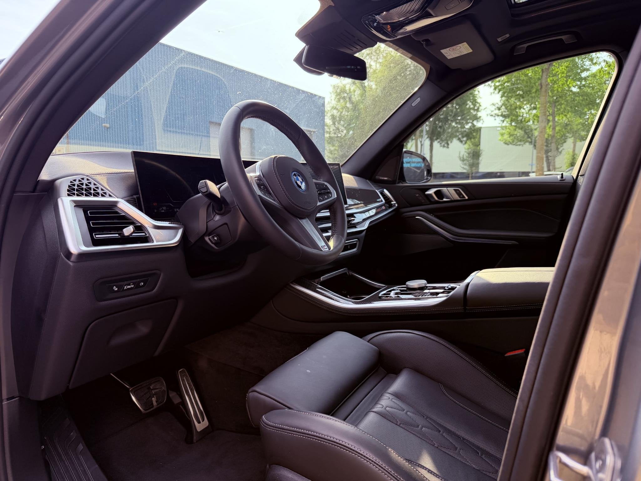 BMW X5 xDrive50e M-sport l Pano l HUD l 22INCH l Trekhaak, Auto's, 2395 kg, Bedrijf, 489 pk, 270 min