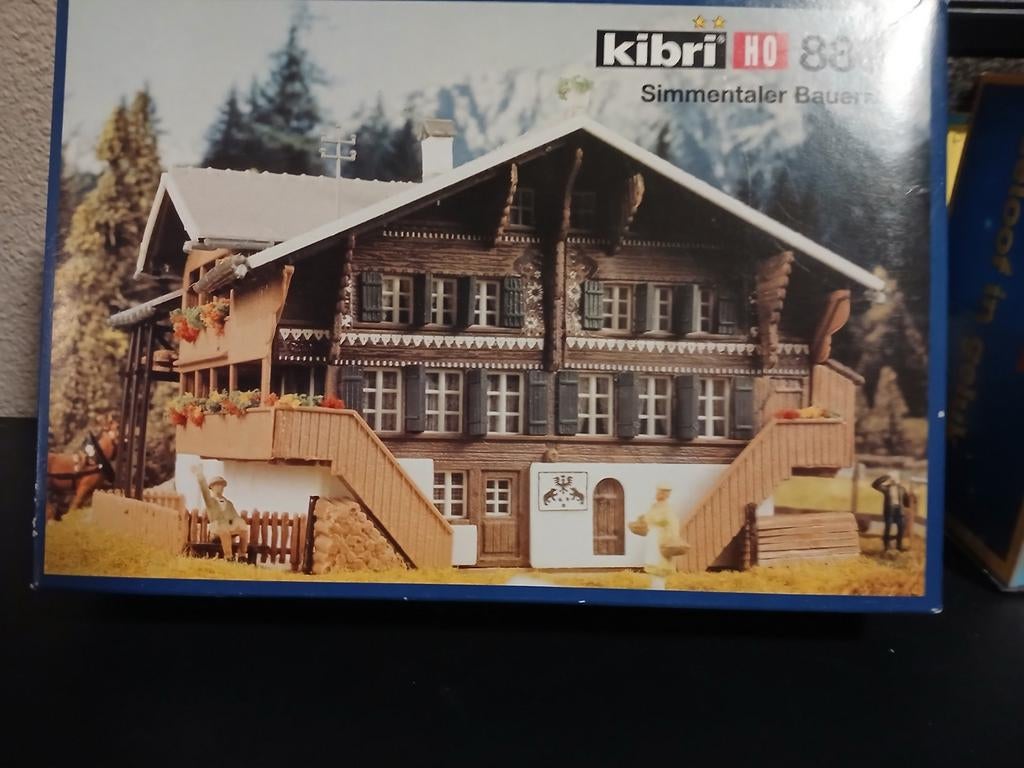 Mooi Kibri HO 8800 Simmentaler Bauernhuisje, Ophalen of Verzenden, Nieuw, 1:50 tot 1:144