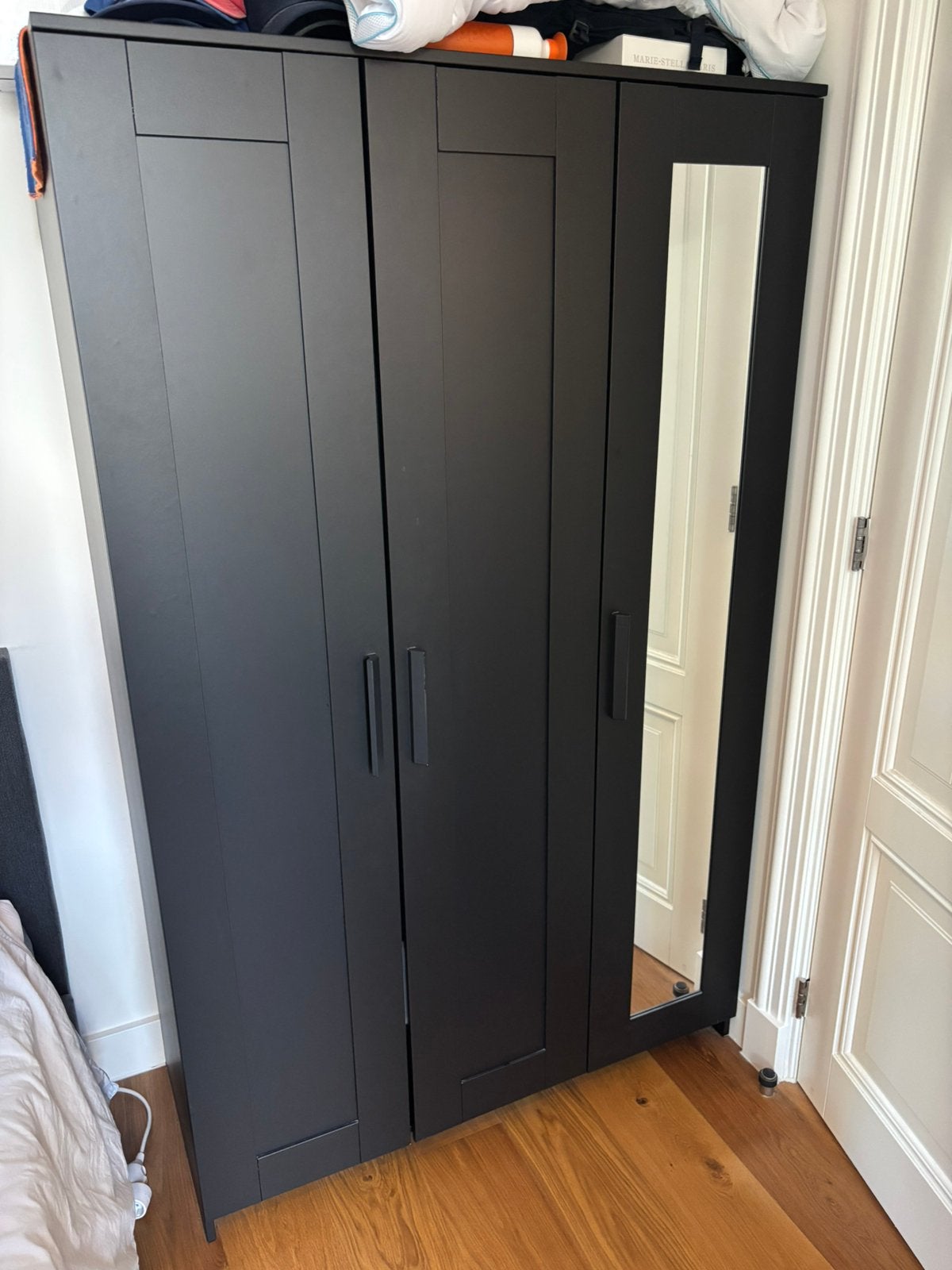 Kledingkast - IKEA Brimnes, Huis en Inrichting, Kasten | Kledingkasten, Ophalen, 100 tot 150 cm, Zo goed als nieuw, 150 tot 200 cm