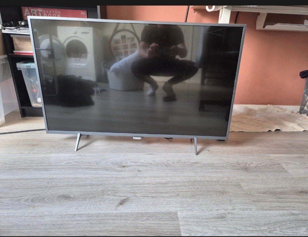 Moderne LED TV - ziet er uit als nieuw, Overige merken, LED, 50 Hz, Ophalen of Verzenden