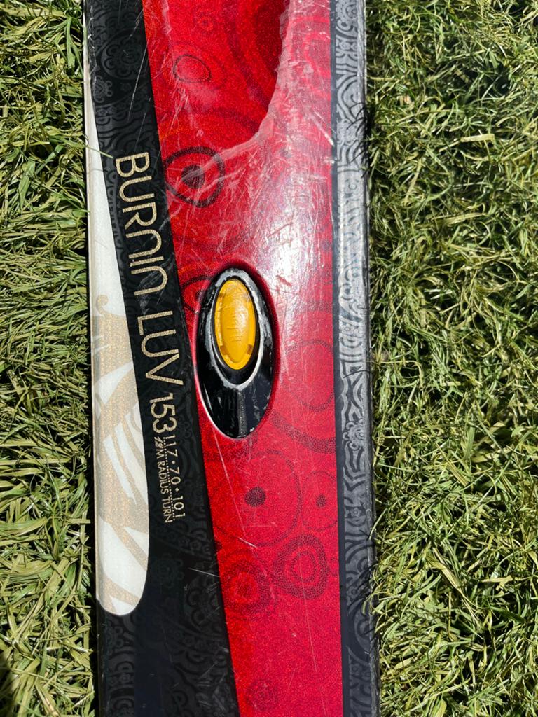 K2 Burnin Luv Ski's - 153cm - Gratis af te halen, Sport en Fitness, Overige merken, 140 tot 160 cm, Gebruikt, Ophalen of Verzenden
