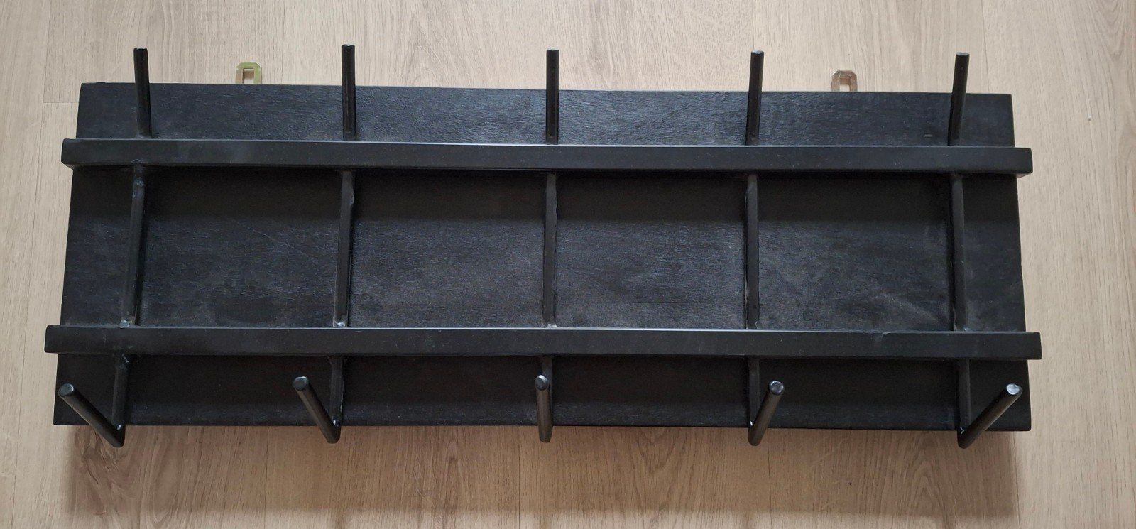 Zwarte houten wandkapstok, Ophalen, Hout, Wandkapstok