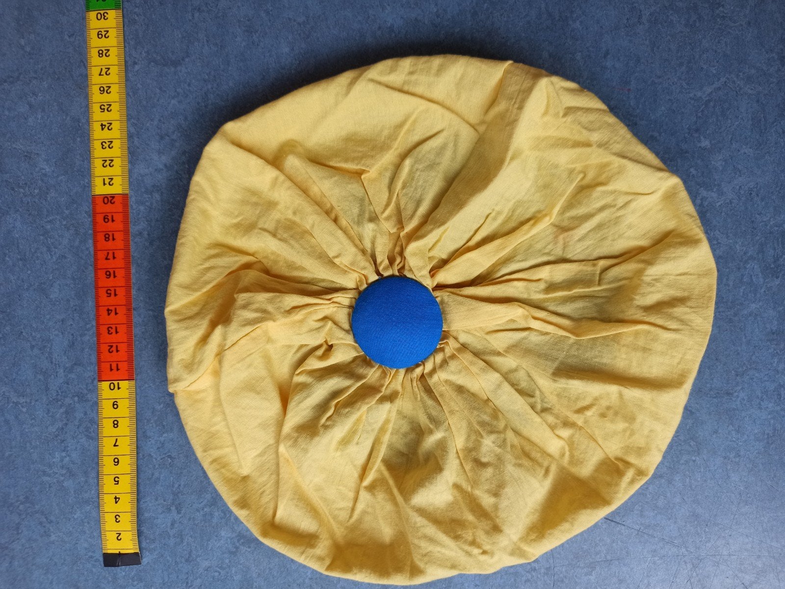 Gele muts met blauwe pompoen voor verkleedkist, Ophalen of Verzenden, Gedragen, One size fits all, Hoed