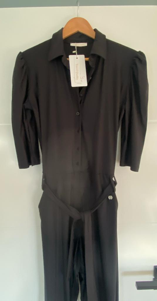 Nieuwe Zwarte Jumpsuit van Travel Stof - Maat S, Kleding | Dames, Jumpsuits, Ophalen of Verzenden, Nieuw, Maat 36 (S), Zwart