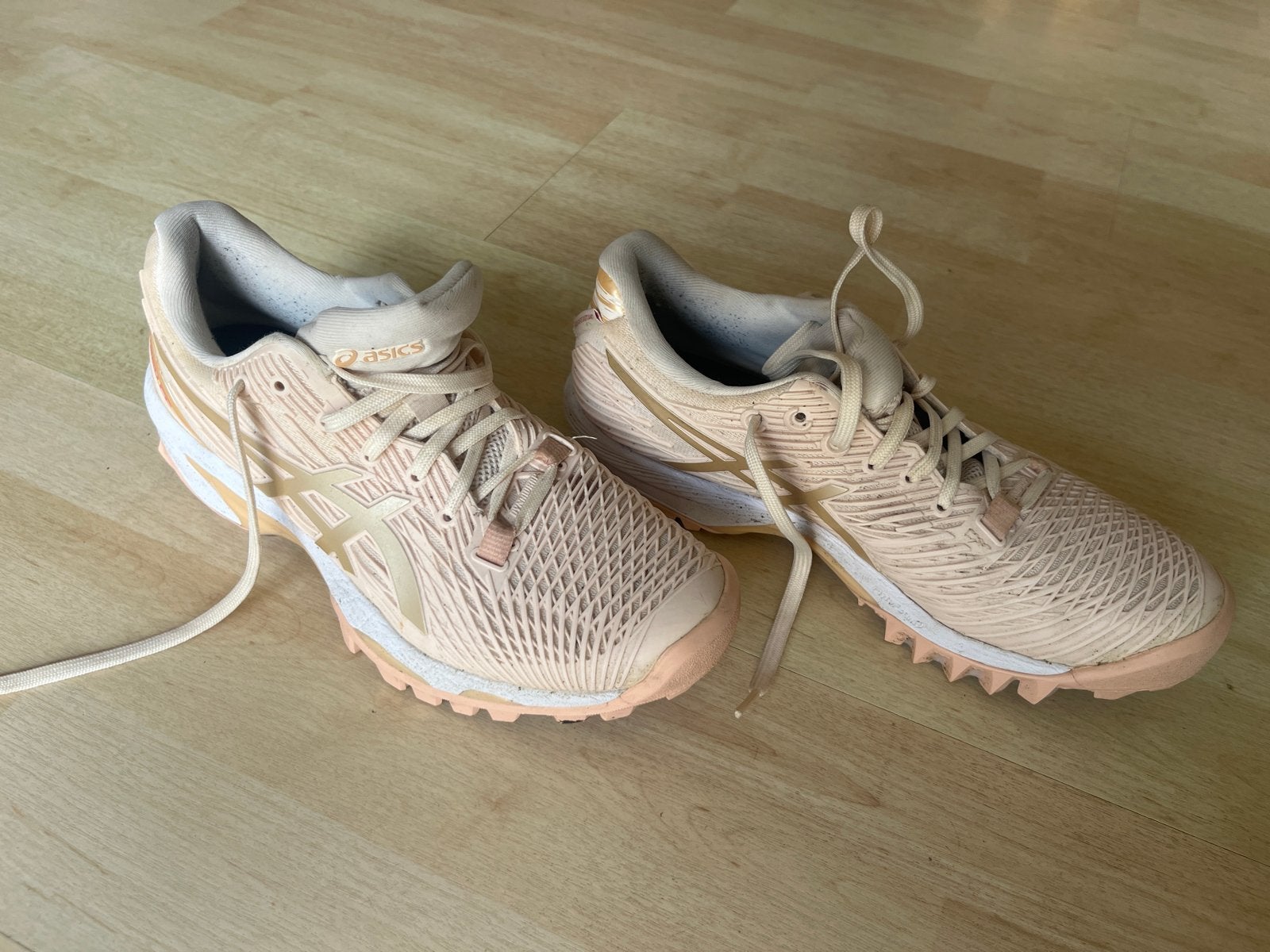 ASICS Field Speed FF hockeyschoenen dames maat 39, Ophalen of Verzenden, Zo goed als nieuw, Schoenen