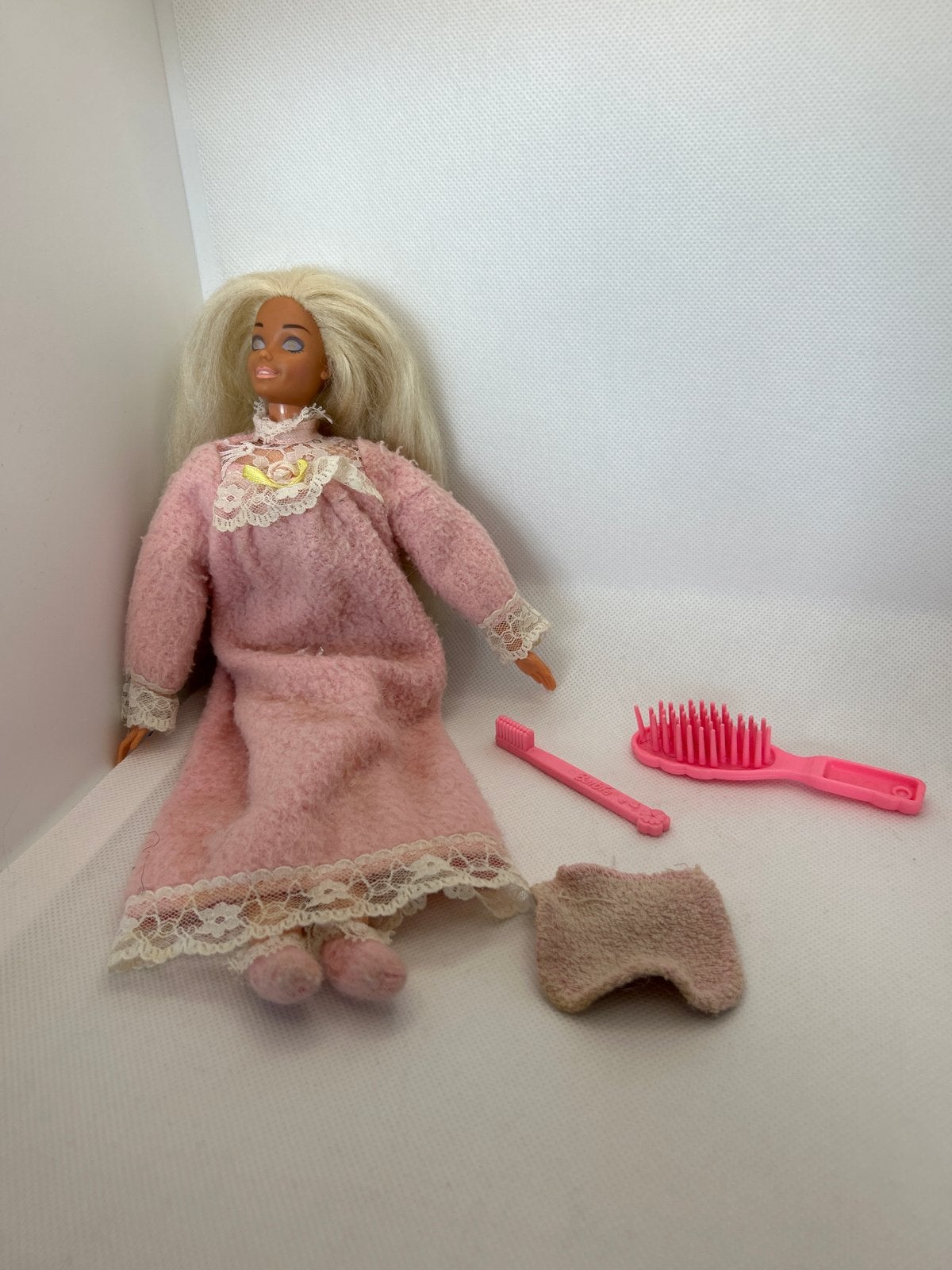 Vintage Slaap Barbie met accessoires, Ophalen of Verzenden, Gebruikt, Barbie