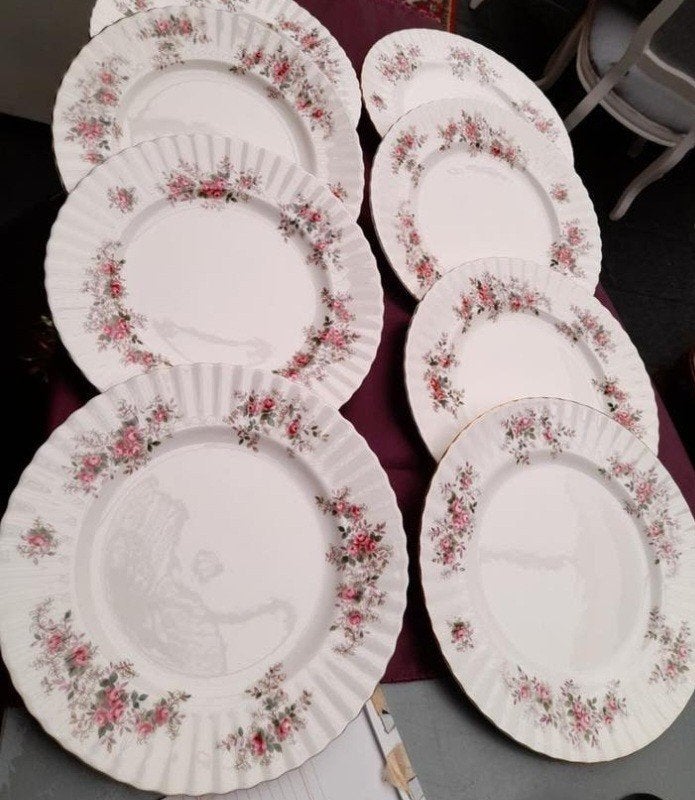 Lavender rose royal albert ontbijt borden 15.00 p.s, Antiek en Kunst, Antiek | Servies los, Ophalen