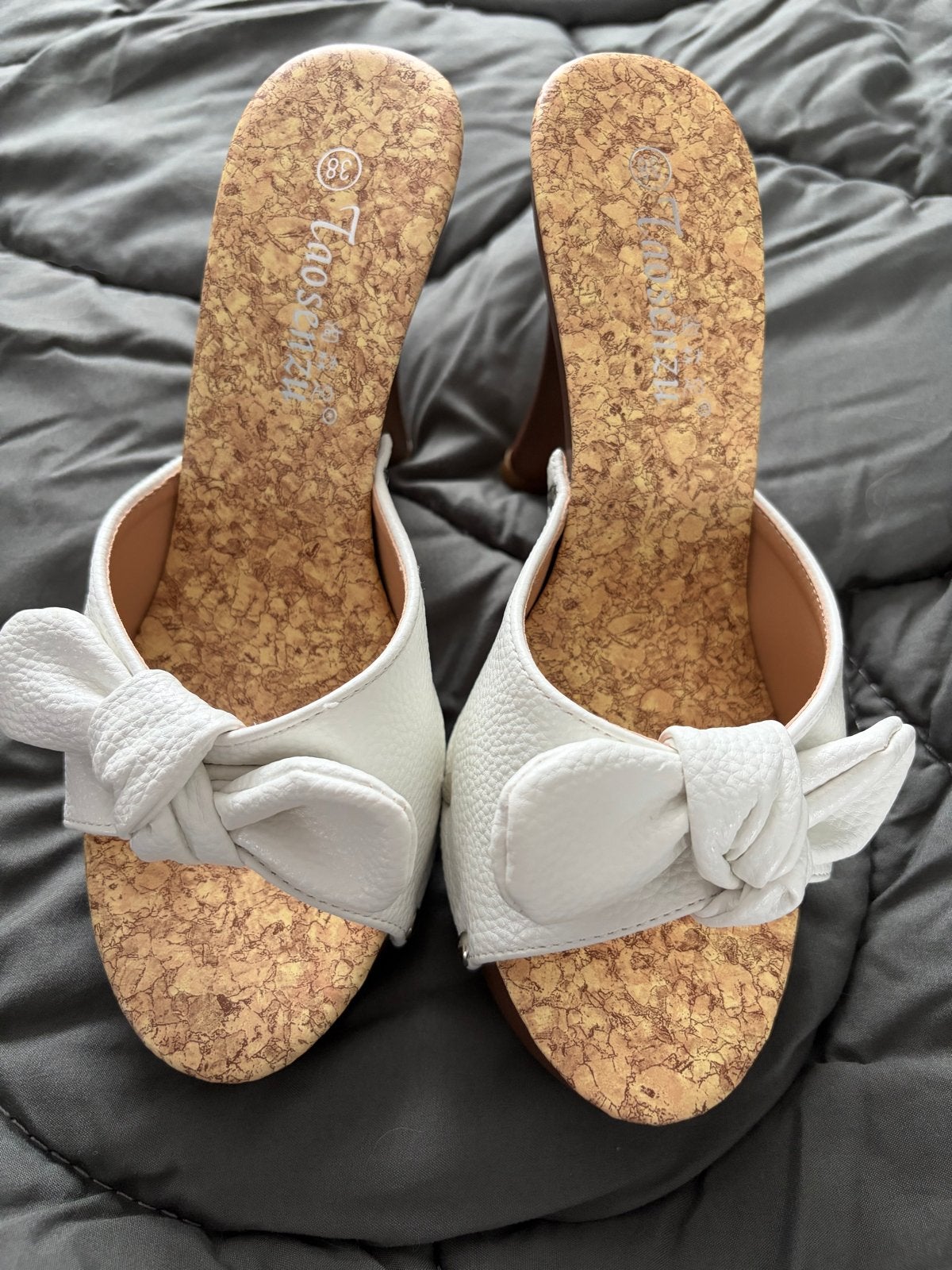 Witte muiltjes met strik - Maat 38, Wit, Nieuw, Sandalen of Muiltjes, Ophalen of Verzenden
